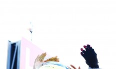 ac米兰体育官网-关于红牛车队绝杀阿斯顿马丁，维斯塔潘扛起全队的信息