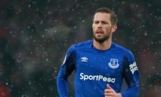 米兰体育官方网站-绝境血战！武切维奇一剑封喉，深圳加时险胜山西