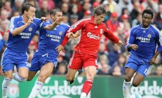 米兰-福克斯完成里程碑，上海队封锁黄蜂，双线战场上的胜利交响