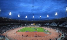 米兰体育官方网站-霍勒迪只手遮天！篮网狂胜热火，年度焦点战见证新王诞生