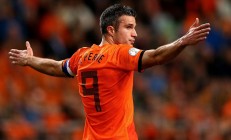 米兰体育-曼城火力压制中国，阿克关键时刻站出来—英超豪门如何用足球语言讲述唯一性故事