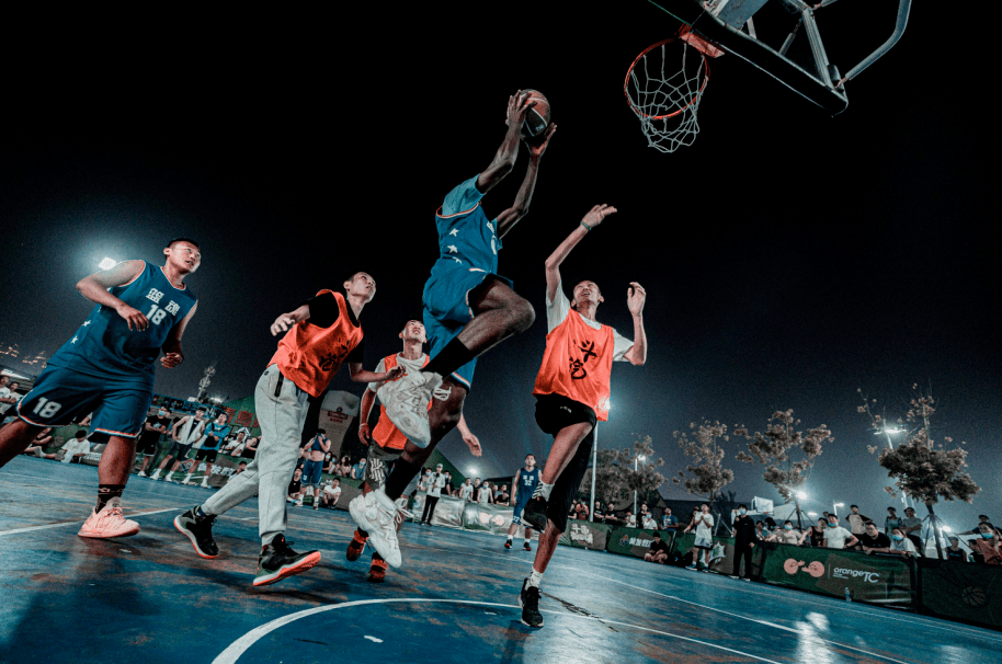 精彩绝伦的比赛场面令人震撼不已的简单介绍 精彩绝伦的比赛场面令人震撼不已的简单介绍