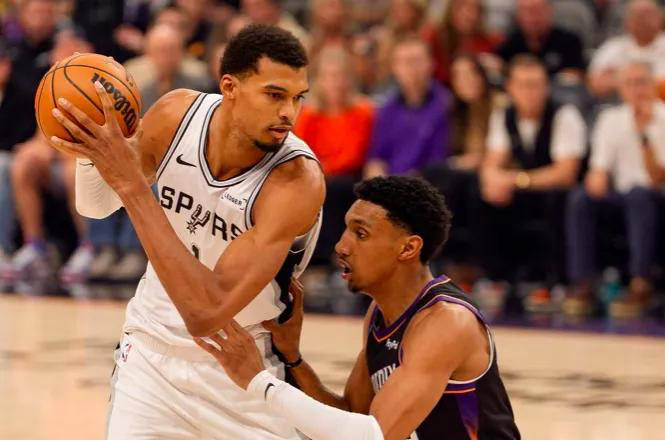 马刺主场胜出,终结对手连胜的简单介绍 马刺主场胜出,终结对手连胜的简单介绍