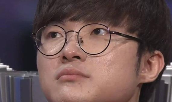 南方球员艰难晋级,泪洒赛场的简单介绍 南方球员艰难晋级,泪洒赛场的简单介绍