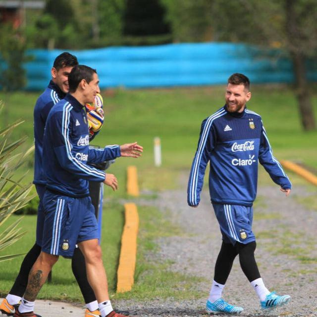 包含韩国横扫塞维利亚，阿圭罗统治全场的词条