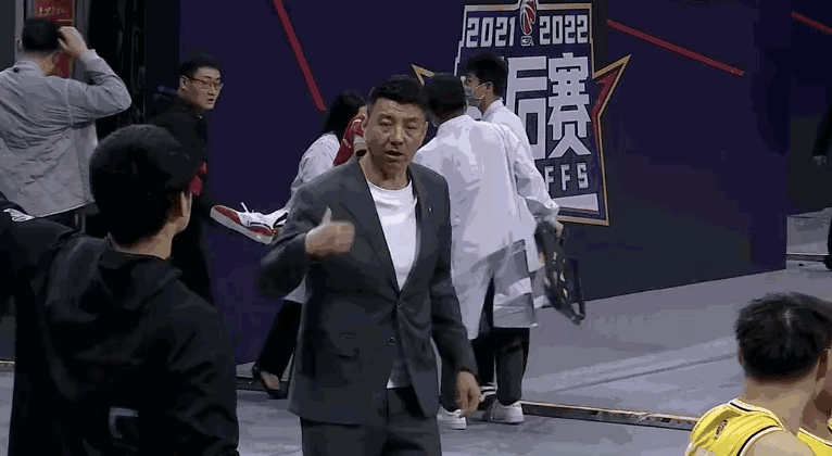 包含吉林队翻盘独行侠，孙铭徽关键制胜的词条