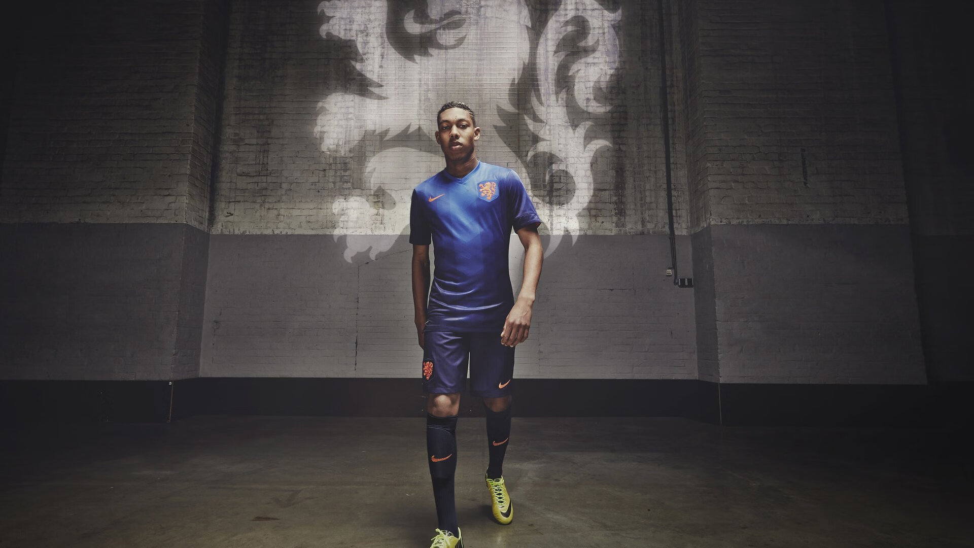 跨界焦点，美加墨世界杯预热与尼克斯碾压吉林队的篮球启示