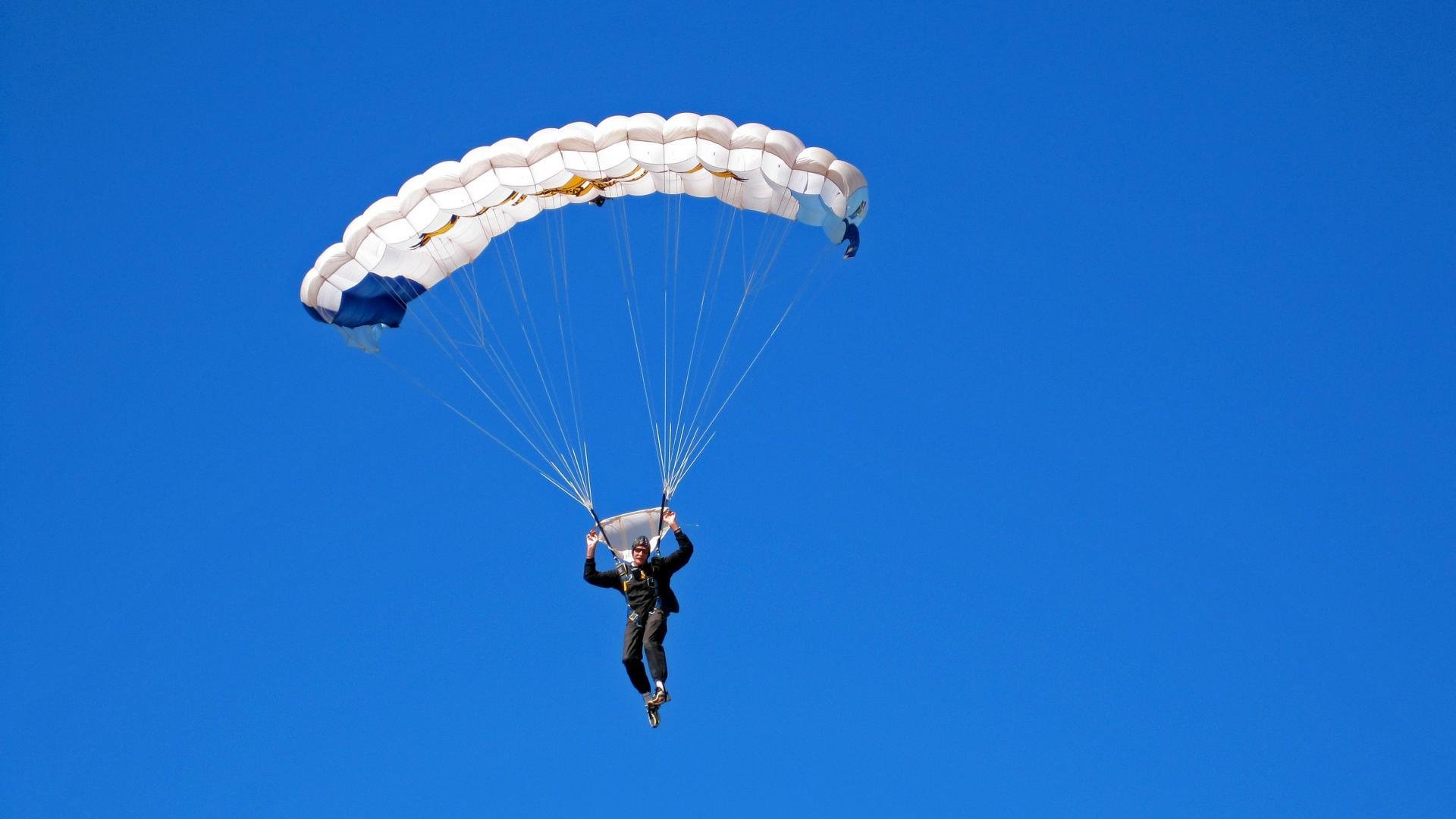 唯一之战，广东队险胜爵士，保罗孤星闪耀征服西部狂沙